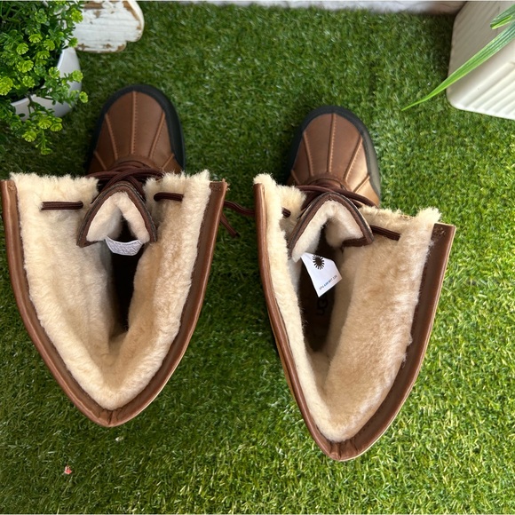 Butte II Waterproof Winter Boot
UGG size 5 unisex 
$130.00 gently used - Picture 12 of 16